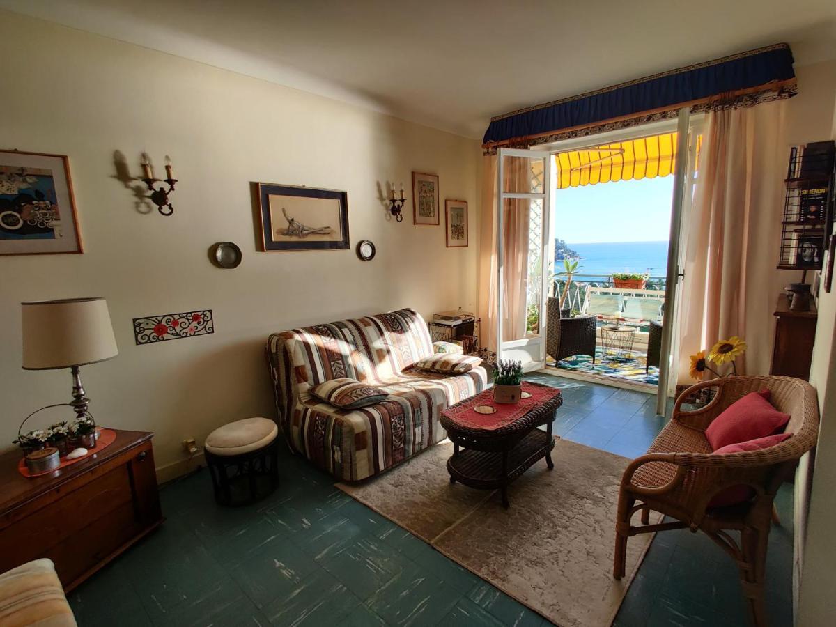 Апартаменты Vintage Flat Overlooking Villefranche Bay Экстерьер фото